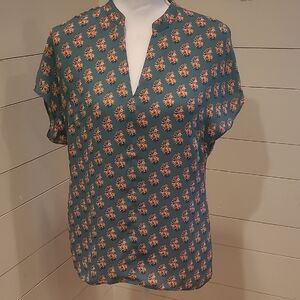 Cabi Green Short-sleeve Floral Blouse. XS